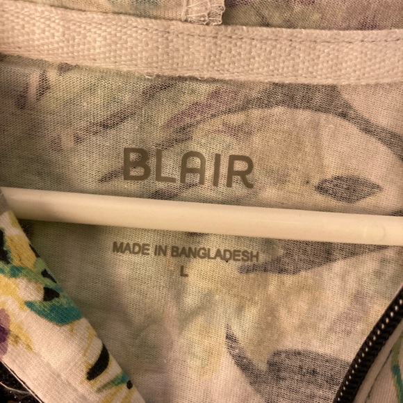 Rainforest Zip-Up hoodie, 3/4 Sleeves With Pockets, Size large, Brand New - Picture 2 of 3